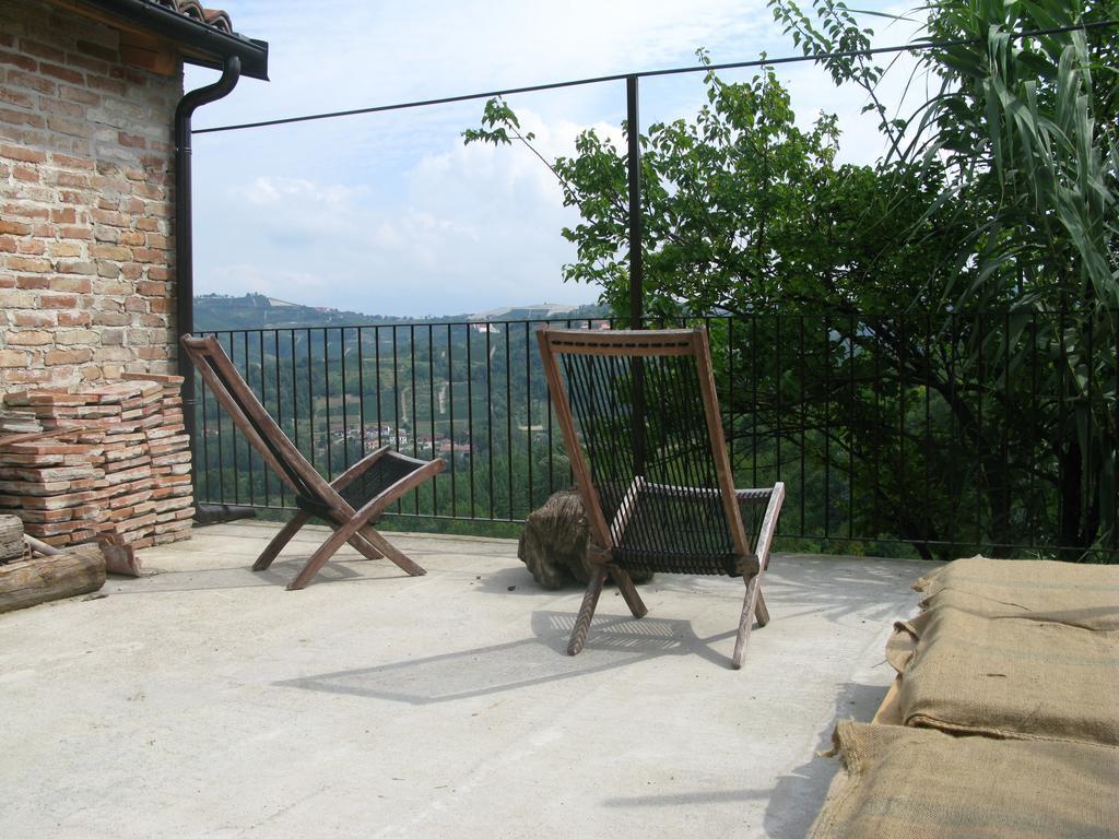 B&B Acaso Серралунга-д'Альба Экстерьер фото