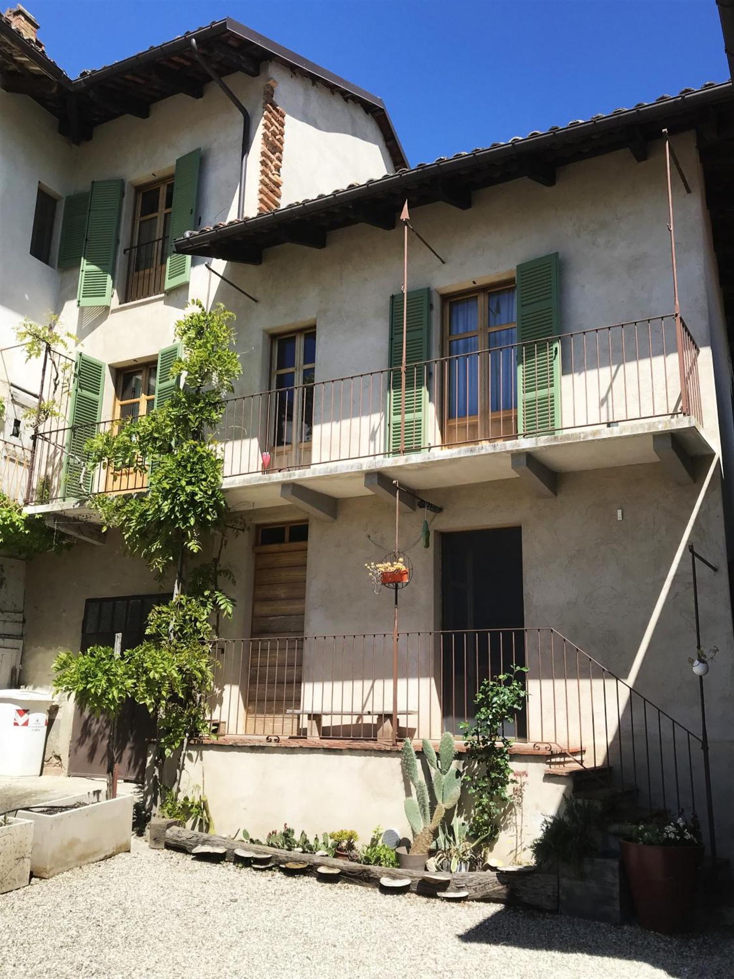 B&B Acaso Серралунга-д'Альба Экстерьер фото