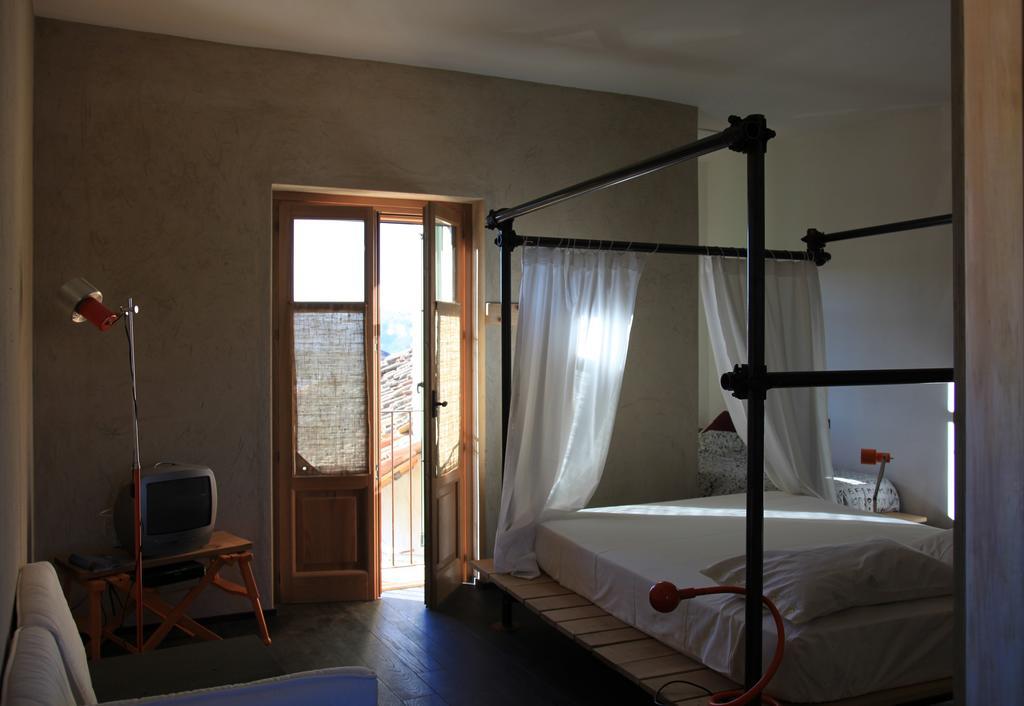 B&B Acaso Серралунга-д'Альба Экстерьер фото
